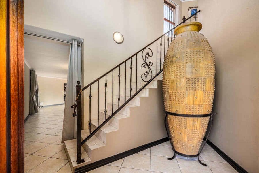 7 Bedroom Property for Sale in Eversdal Heights Western Cape